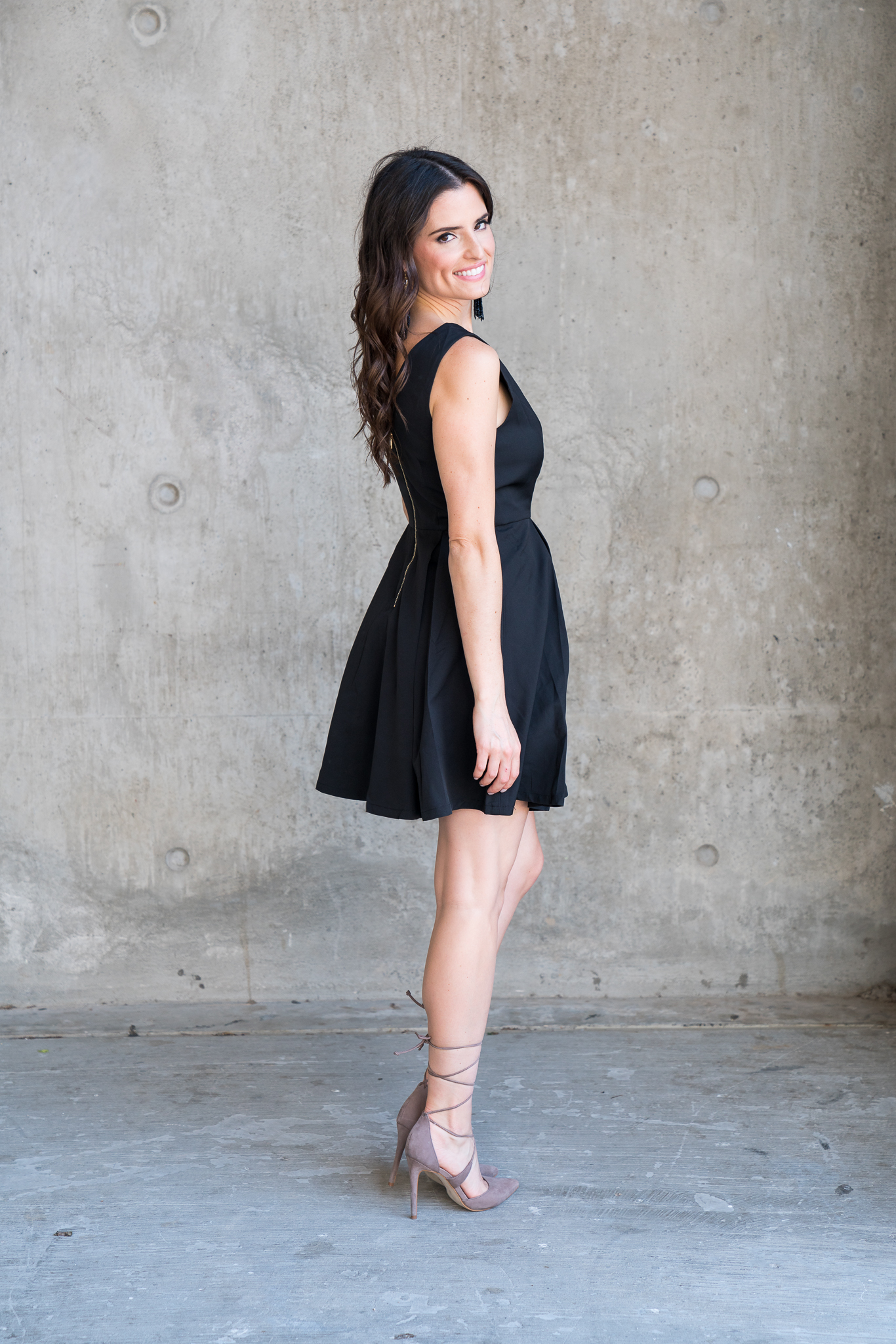 blogger-black-dress-lace-up-heel
