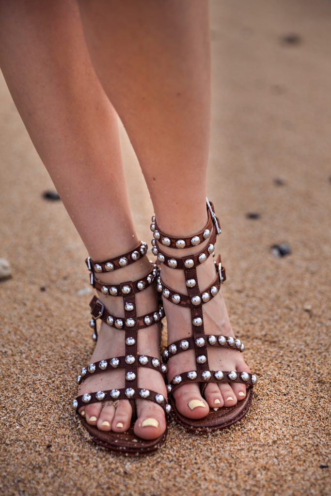 michelle-kuta-zuzek-style-beacon-hawaii-maui-beach-sam-edelman-studded-gladiator-sandals